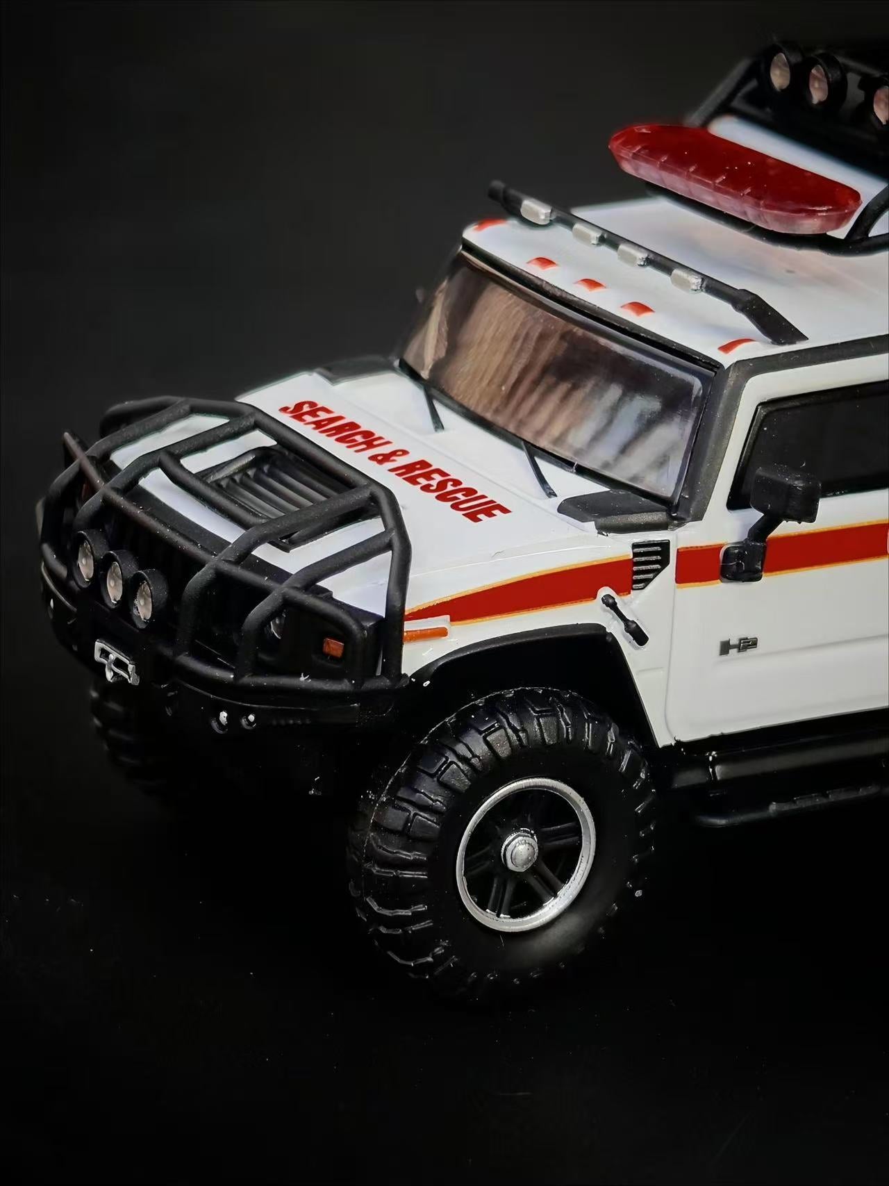 MK Miniatures 1:64 Hummer H2 Ambulance White