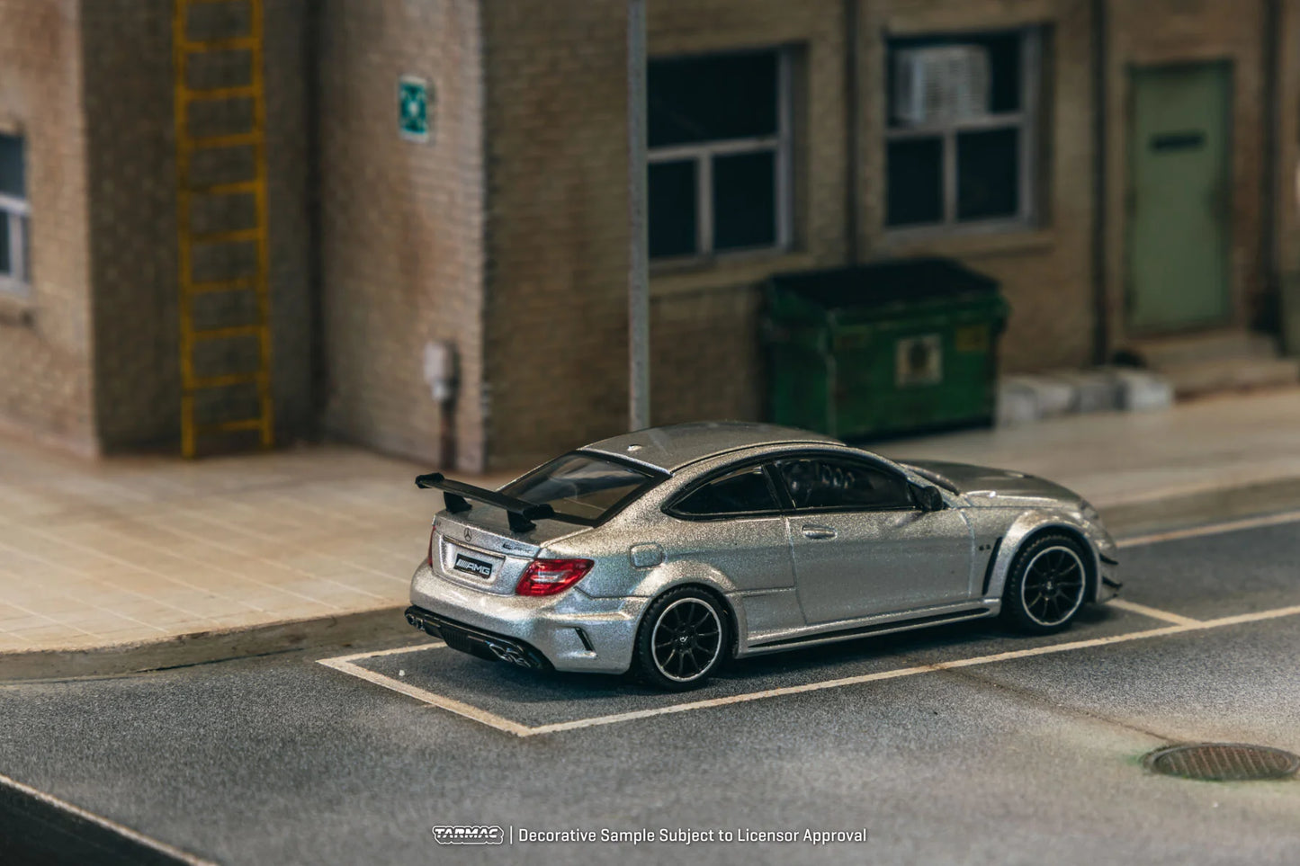 Tarmac Works 1:64 Mercedes-Benz C 63 AMG Coupé Black Series – Silver Metallic- Global64