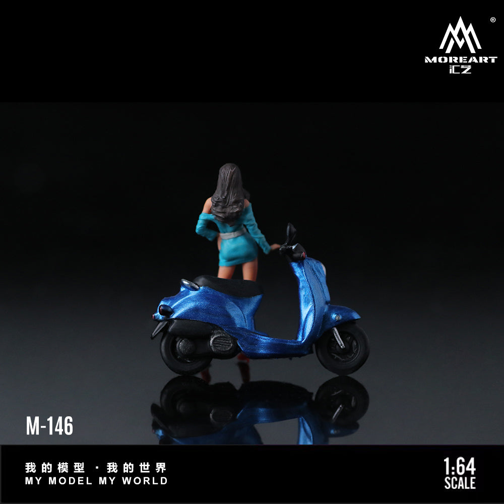 MoreArt 1:64 Retro Scooter Blue Pretty Gril Diorama MO222146