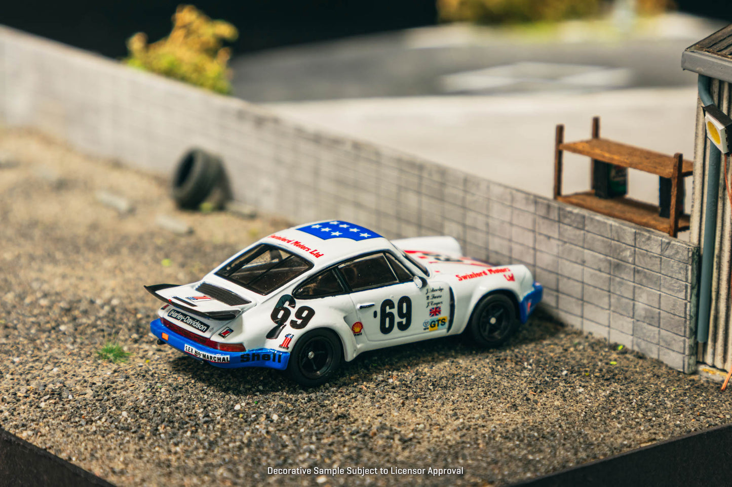 Tarmac Works 1:64 Porsche 911 Carrera RSR 3.0 24h Le Mans 1975 #69 T64S-024-75LM69 (Preorder)