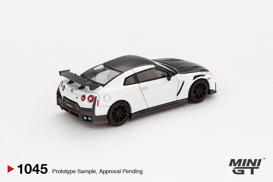 Mini GT 1:64 Nissan GT-R Nismo 2024 – Brilliant White Pearl MGT01045-BL (Preorder)