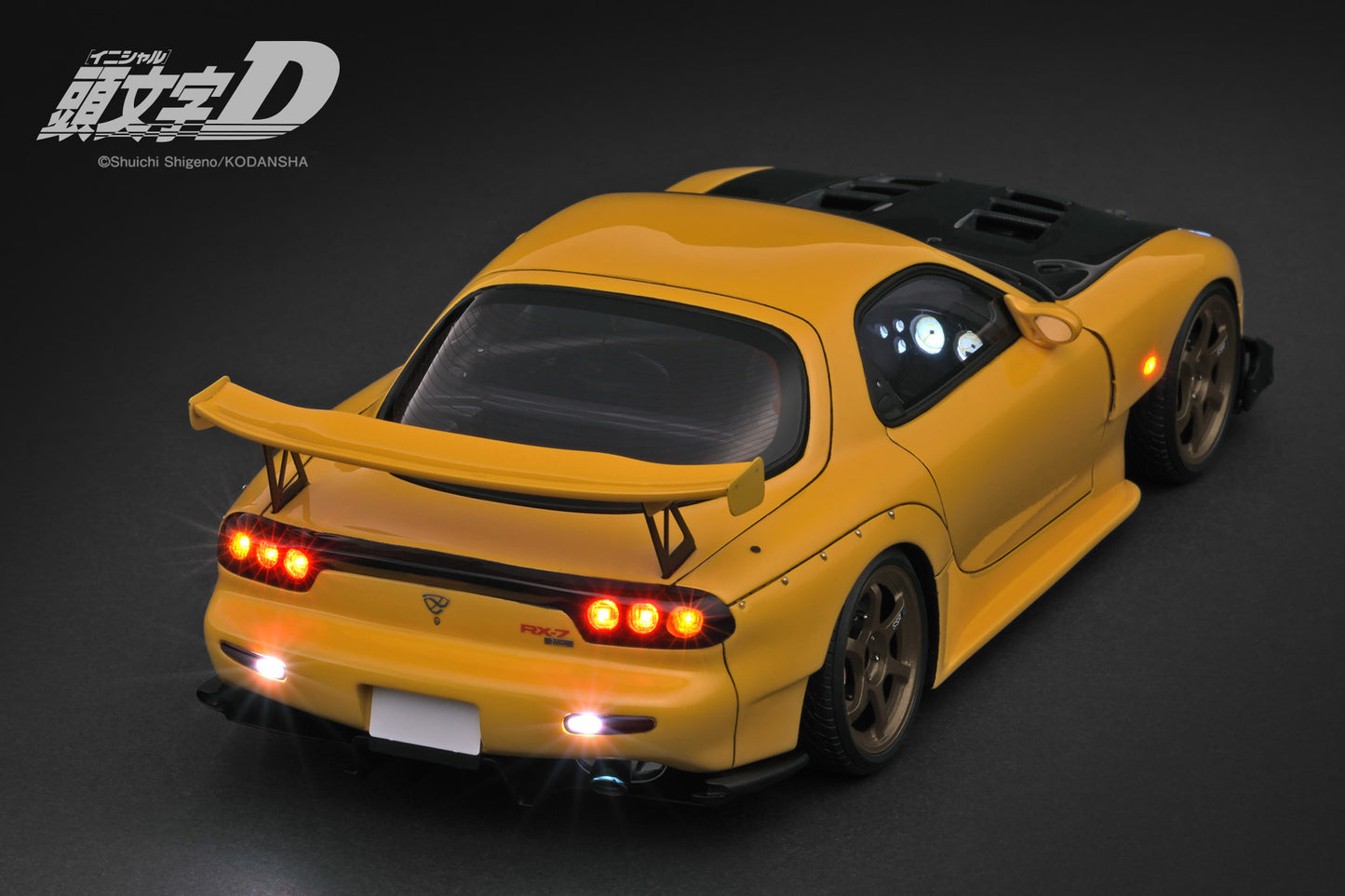 (Preorder) Ignition Model 1:18 INITIAL D Mazda RX-7 (FD3S) Yellow with LED light IG3801