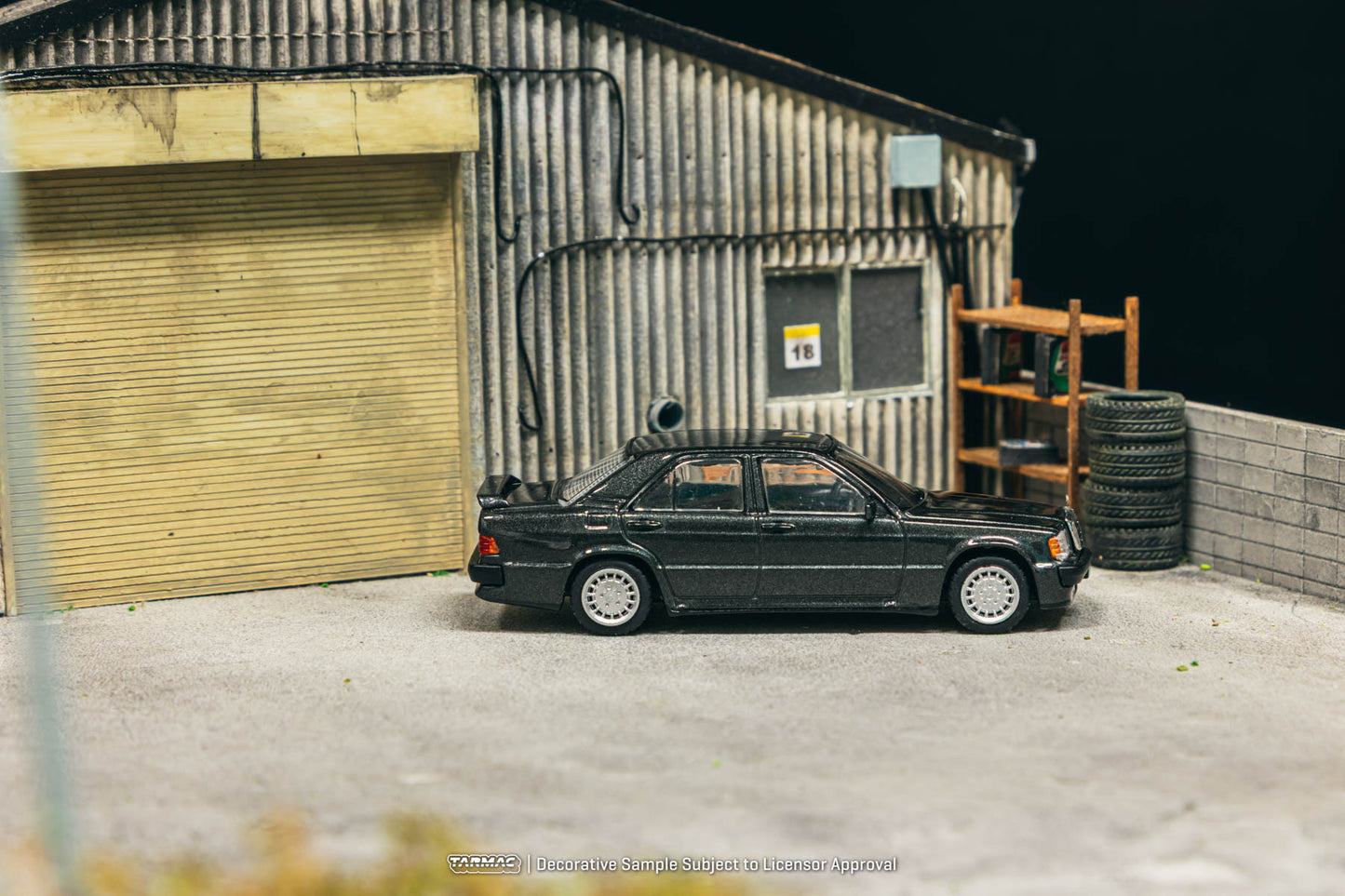 (Preorder) Tarmac Works 1:64 Mercedes-Benz 190 E 2.3-16 Blue-Black metallic T64G-047-BK