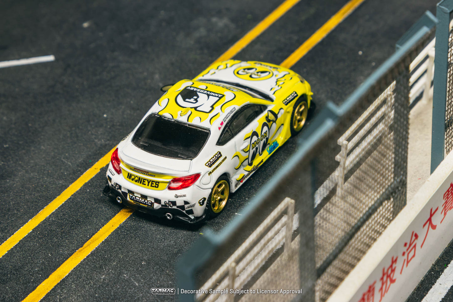 (Preorder) Tarmac Works 1:64 Toyota GR86 MOONEYES T64G-038-MOON
