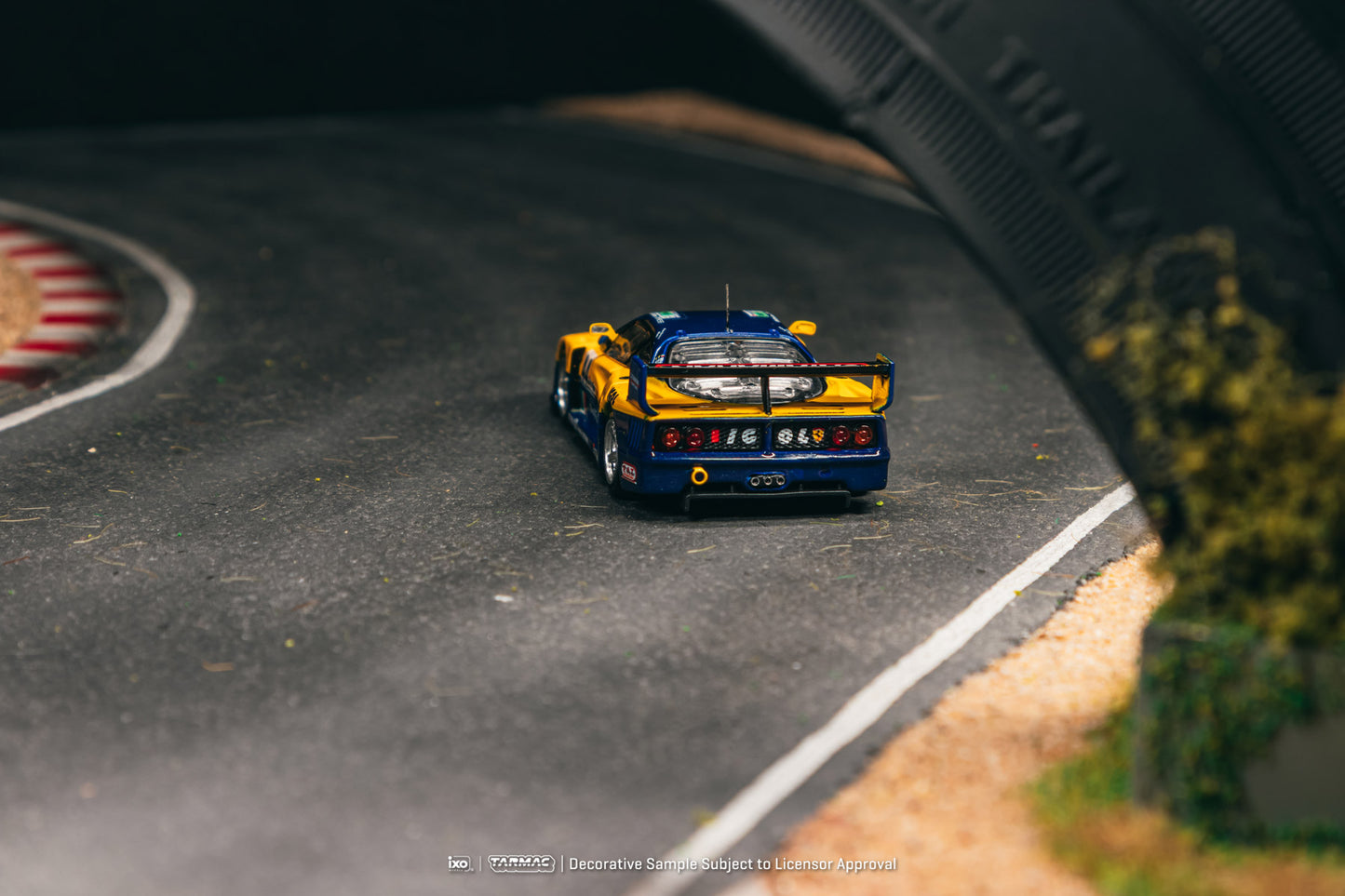 (Preorder) Tarmac Works 1:64 Ferrari F40 GTE 24h of Le Mans 1996 Luciano Della Noce / Anders Olofsson / Carl Rosenblad T64-088-96LM44