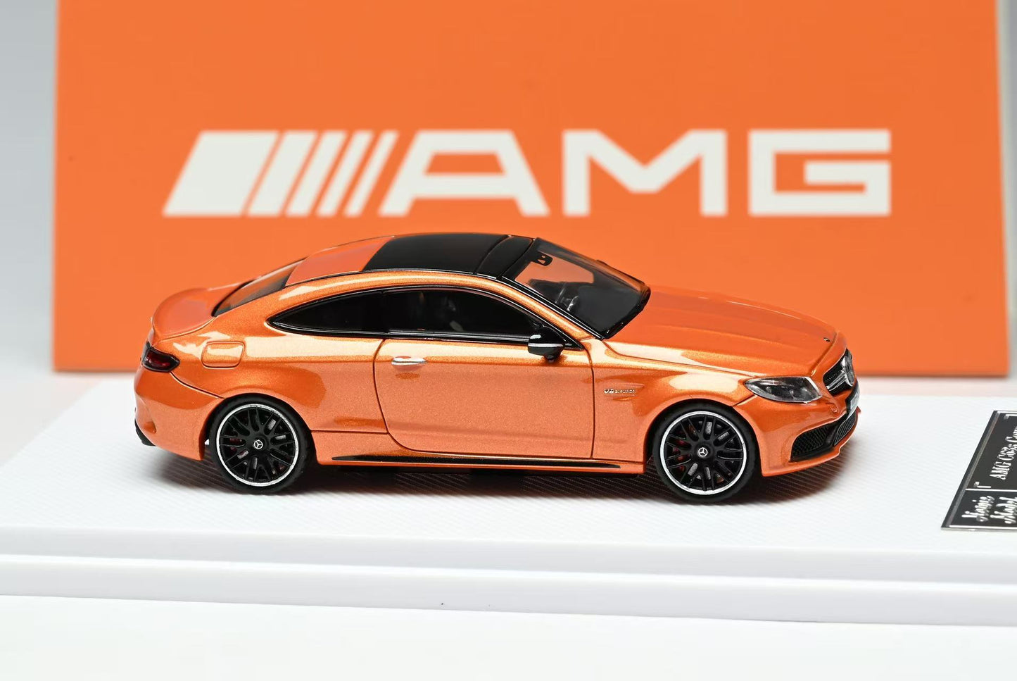 (Preorder) Howie Model 1:64 Mercedes-Benz C63s AMG W205 Sunset Orange