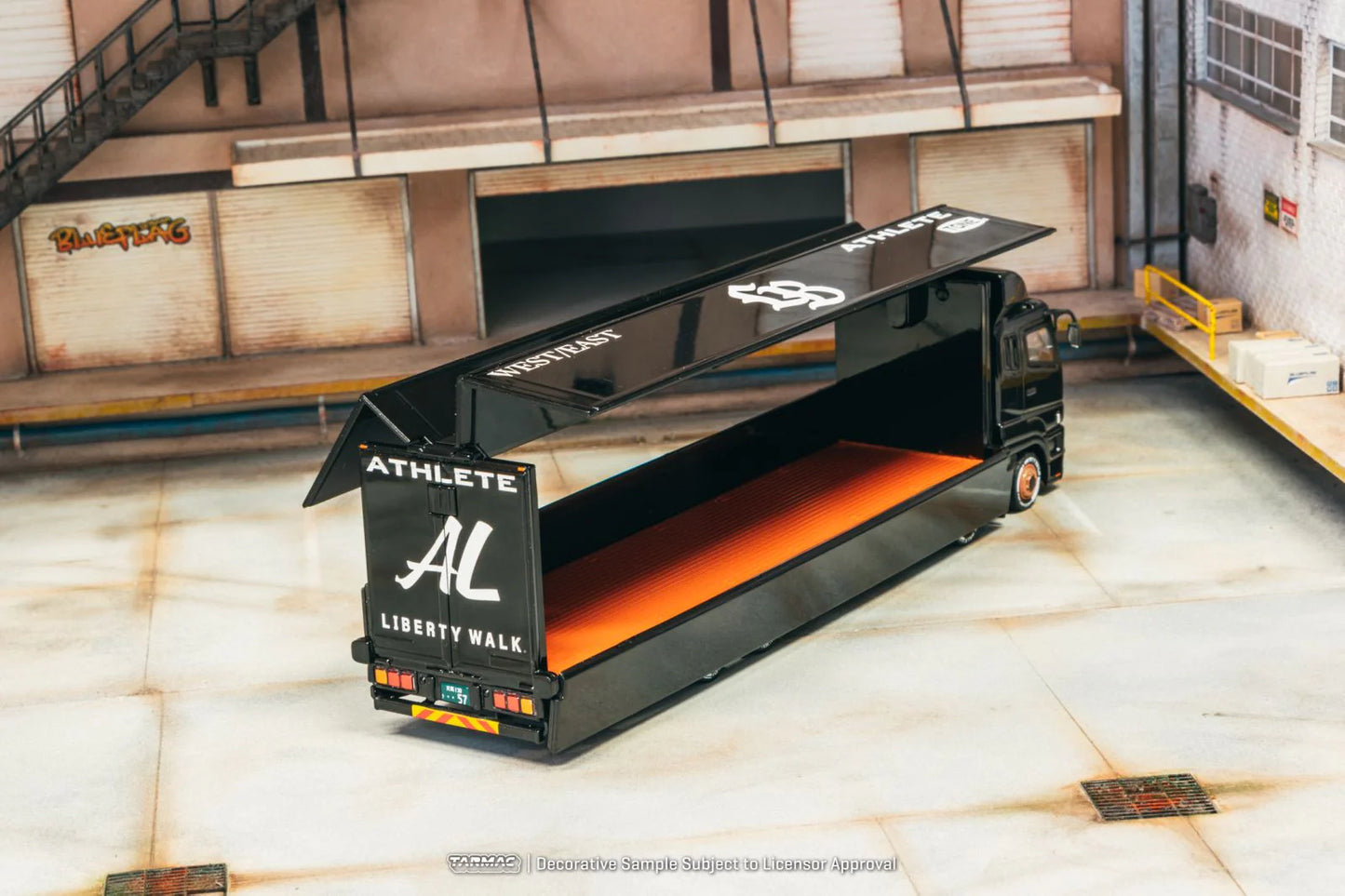 Tarmac Works 1:64 Mitsubishi Fuso Super Great LB-Trucks Liberty Walk – Truck64 T64T-TL001-LBB