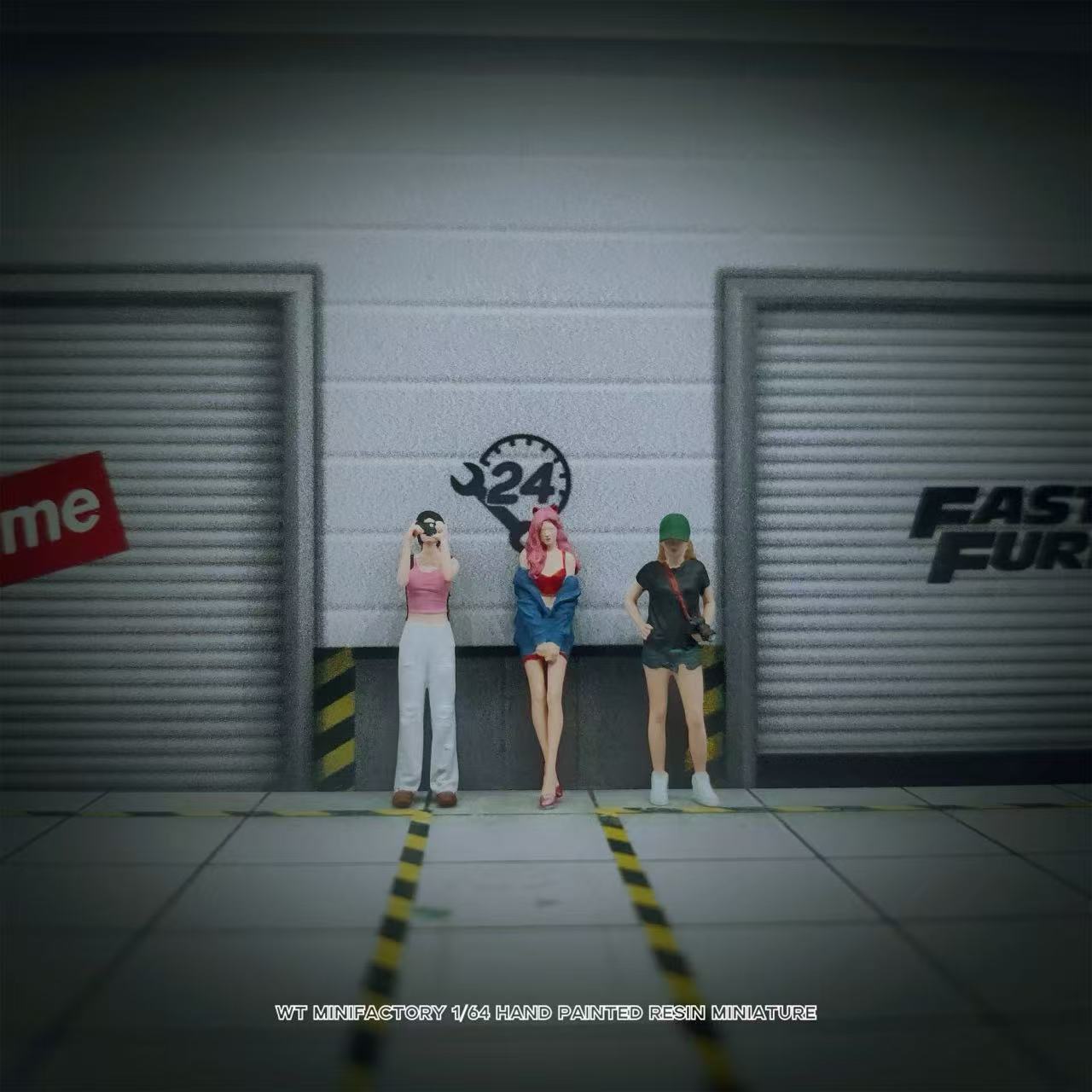 (Coming Soon) WT Minifactory 1:64 Garage Photography Girls Set WT2025060607