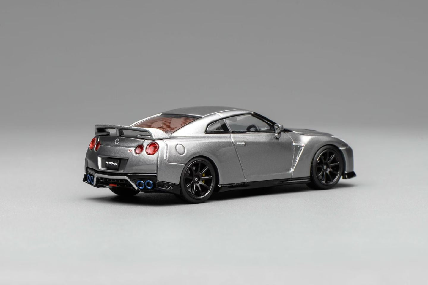 (Preorder) Motorhelix 1:64 Nissan GT-R (R35) Track Edition Engineered by NISMO 2020 Dark Metal Gray M63515