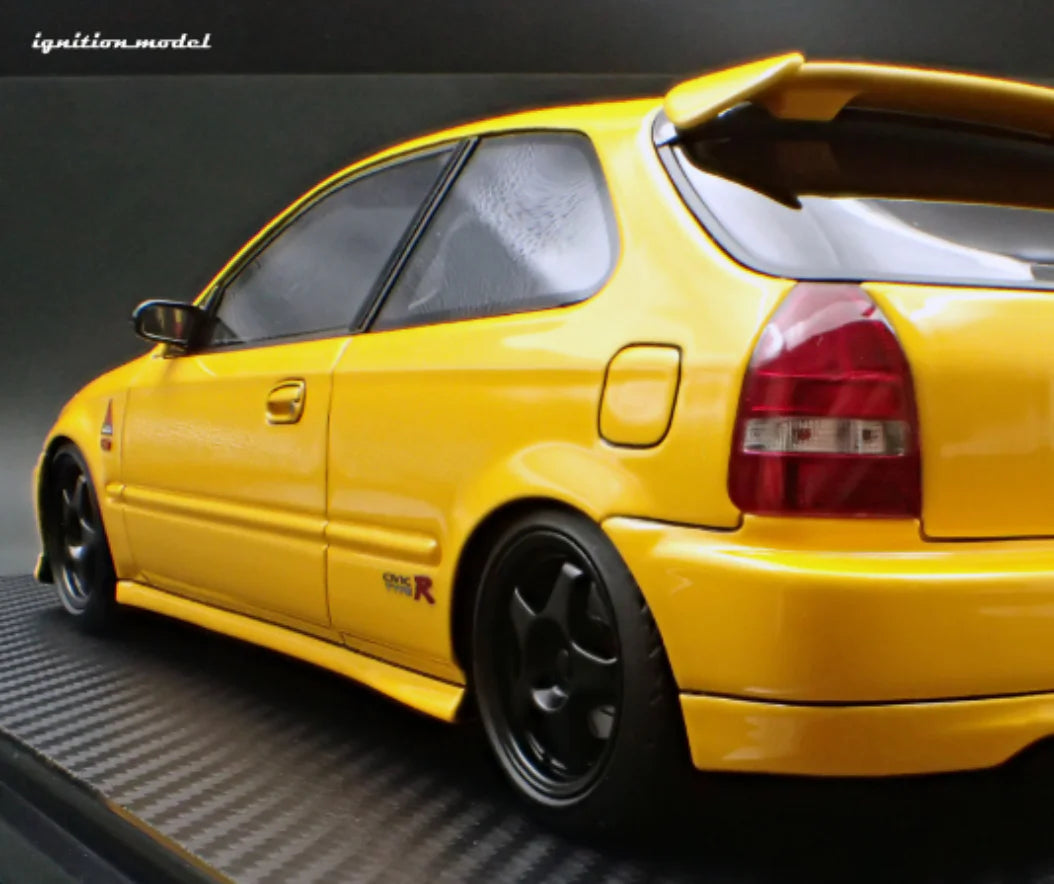 Ignition Model 1:18 Initial D Honda Civic (EK9) Type R Yellow Carbon Bonnet