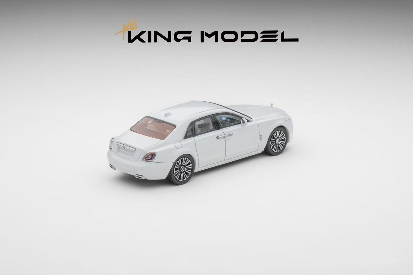 White model car on a gray background with 'King Model' branding.