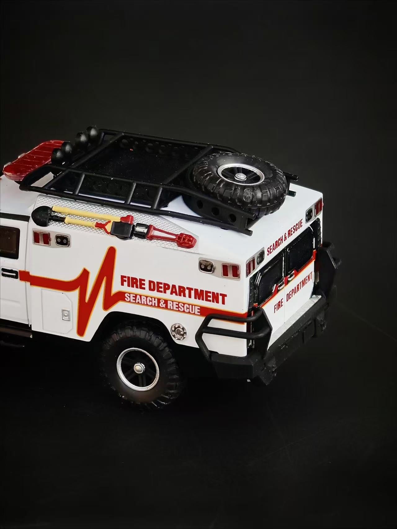 MK Miniatures 1:64 Hummer H2 Ambulance White