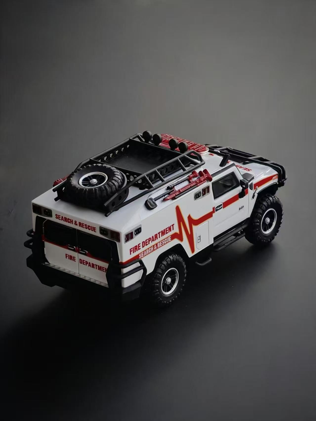 MK Miniatures 1:64 Hummer H2 Ambulance White