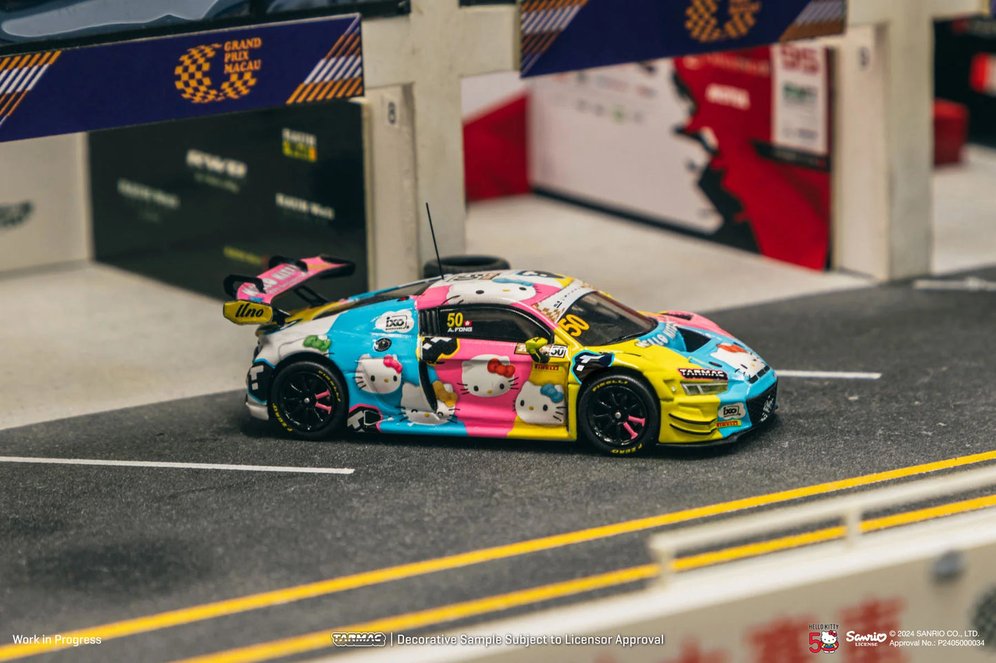 Tarmac Works 1:64 Audi R8 LMS GT3 Evo II Macau GT Cup – FIA GT World Cup 2023 – Race Version Uno Racing Adderly Fong Model Car + Trading Cards Combo Set – Hobby64