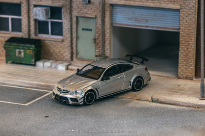 Tarmac Works 1:64 Mercedes-Benz C 63 AMG Coupé Black Series – Silver Metallic- Global64
