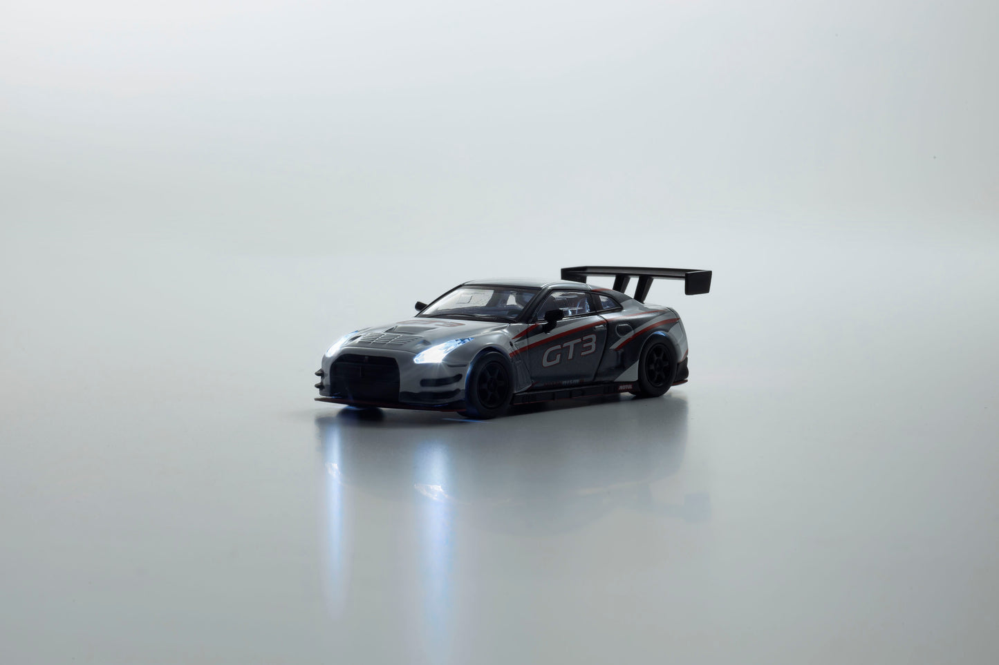 Kyosho 1:64 NISSAN GT-R NISMO GT-3 (White / Presentation) 07131LW