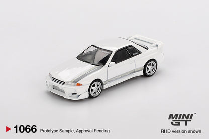 (Preorder) Mini GT 1:64 Nissan Skyline GT-R (R32) VeilSide Combat C-I White MGT01066-BL