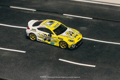 (Preorder) Tarmac Works 1:64 Toyota GR86 MOONEYES T64G-038-MOON