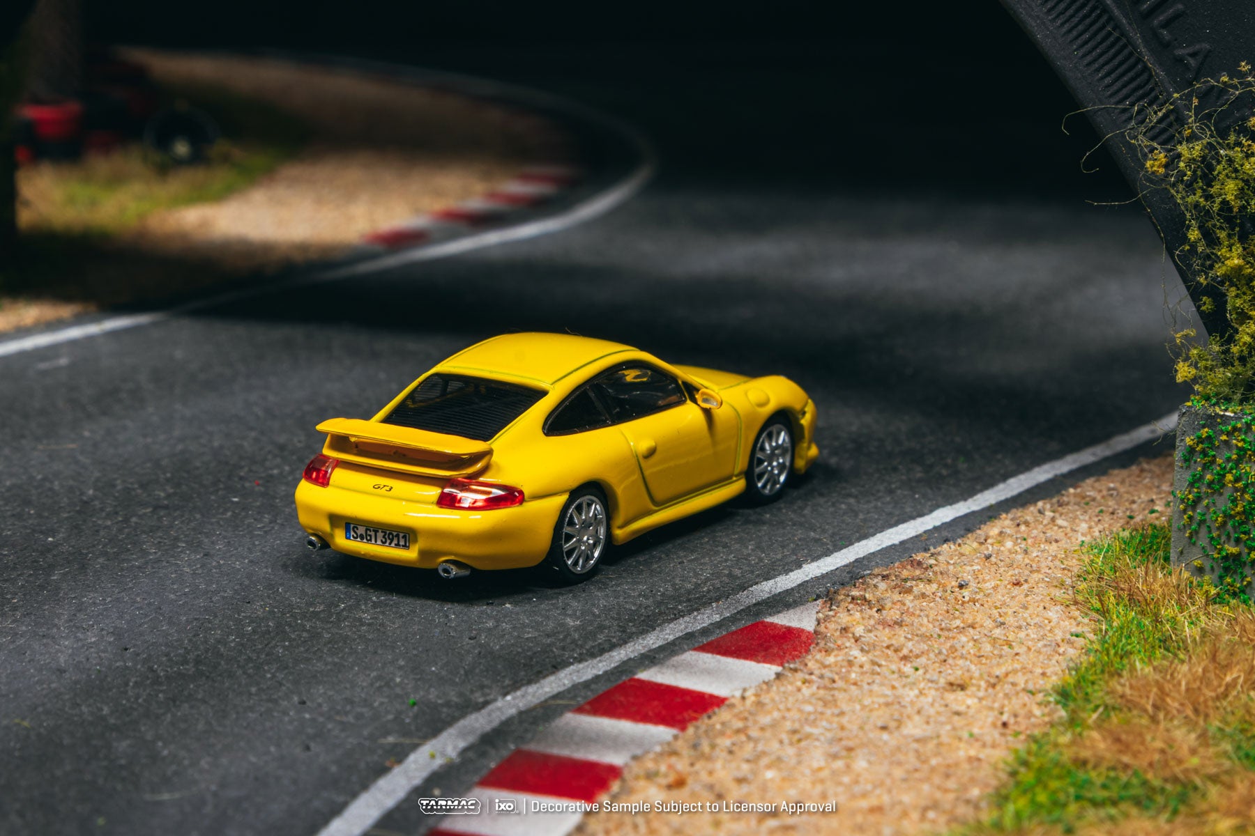 Preorder) Tarmac Works 1:64 Porsche 911 GT3 (type 996) Yellow T64G