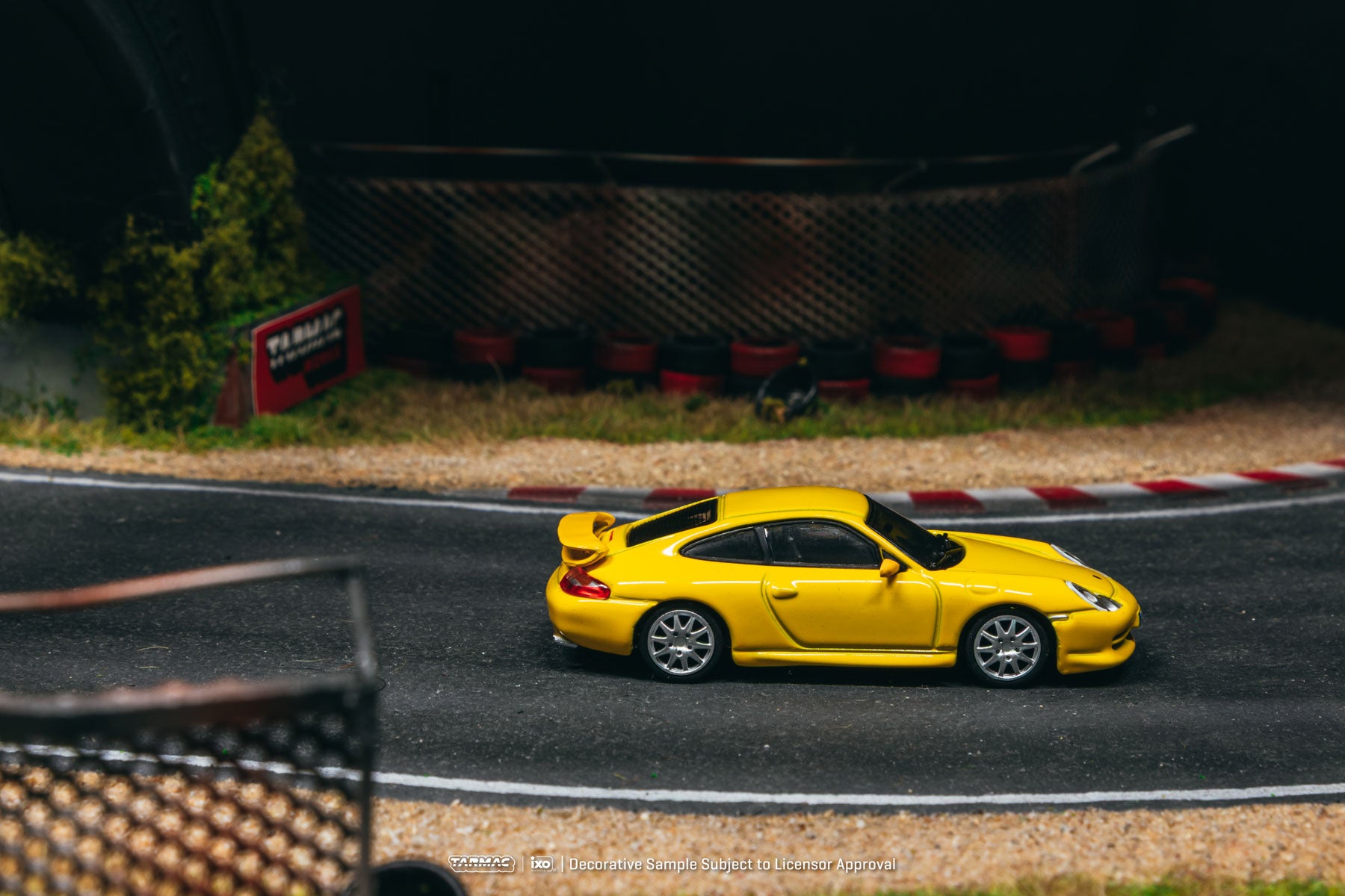 Tarmac Works 1:64 Porsche 911 GT3 (type 996) Yellow T64G-069-YL