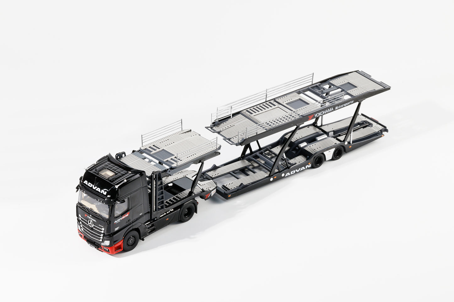 GCD Mercedes-Benz Actros 2 (LHD) Advan in white background