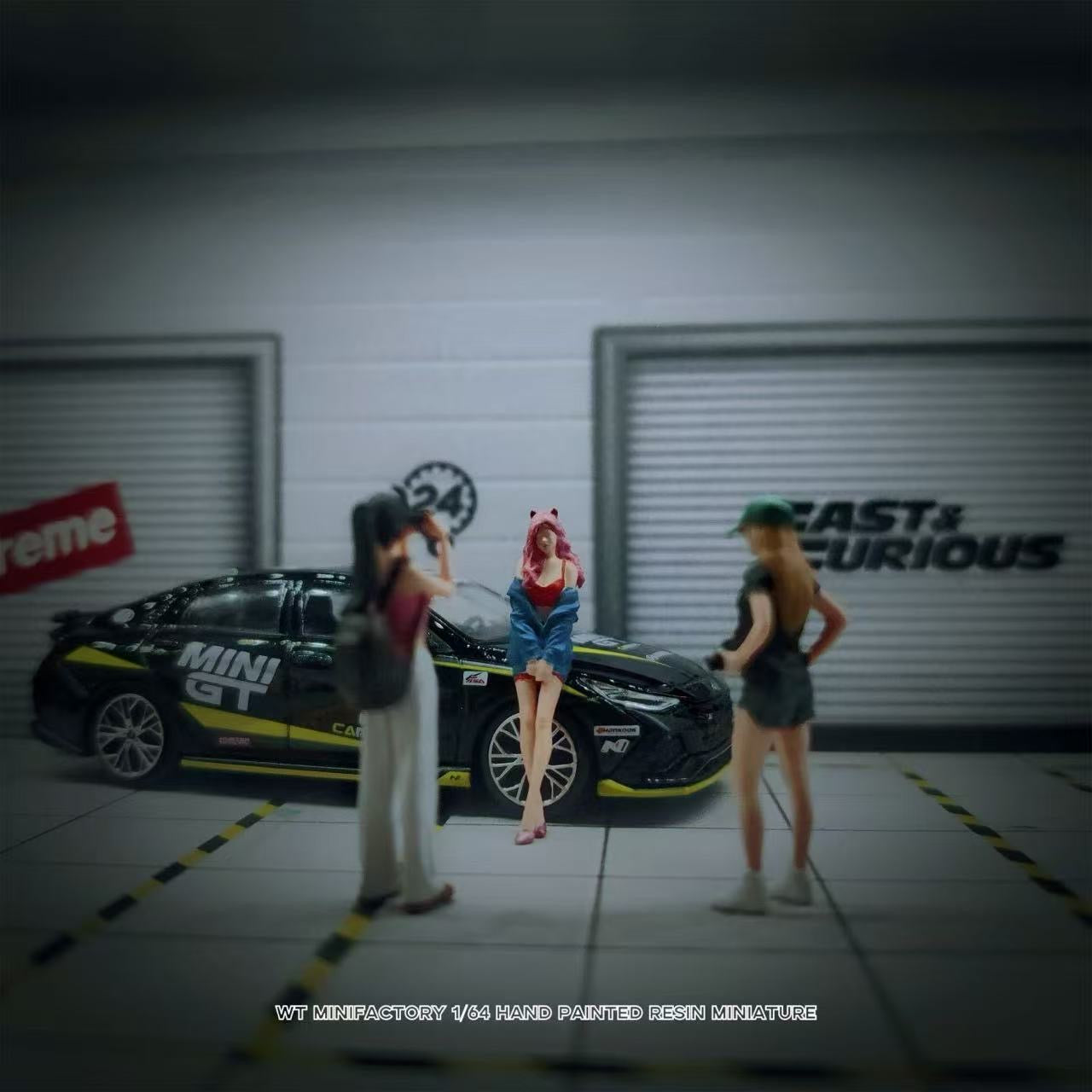 (Coming Soon) WT Minifactory 1:64 Garage Photography Girls Set WT2025060607