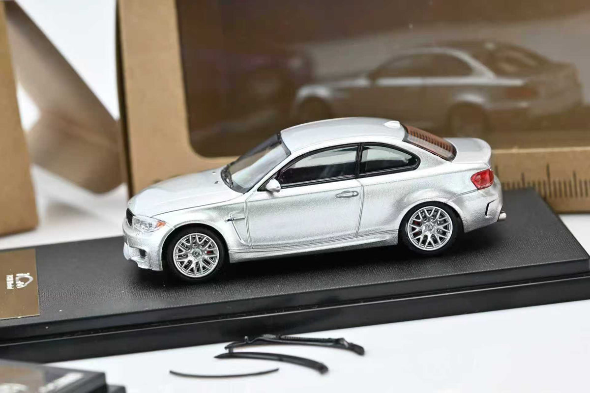 7CM Model 1:64 BMW 1M Coupe E82 Glacier Silver Metallic