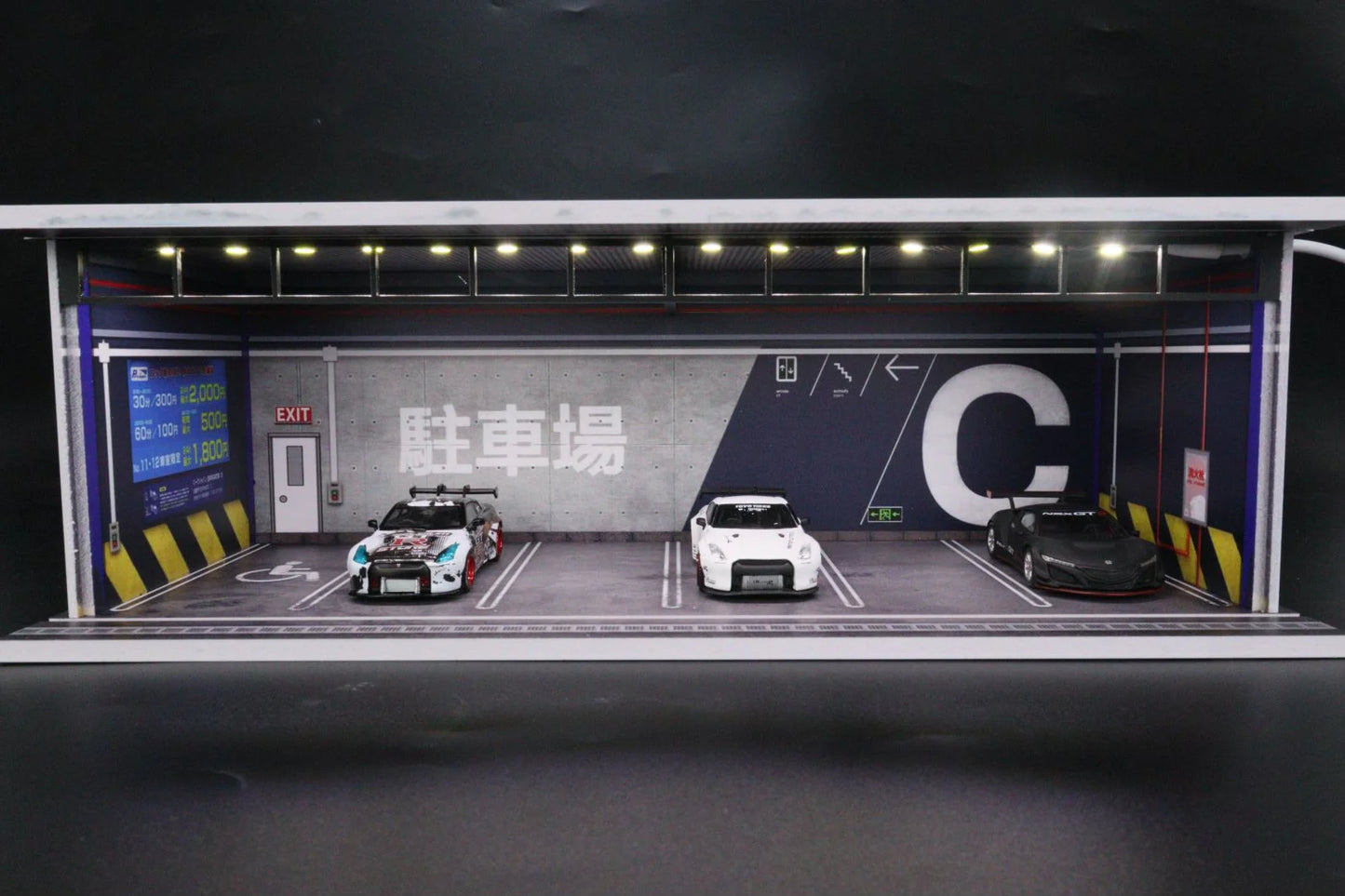 G-FANS 1:64 Garage with Lights Diorama Model 710022