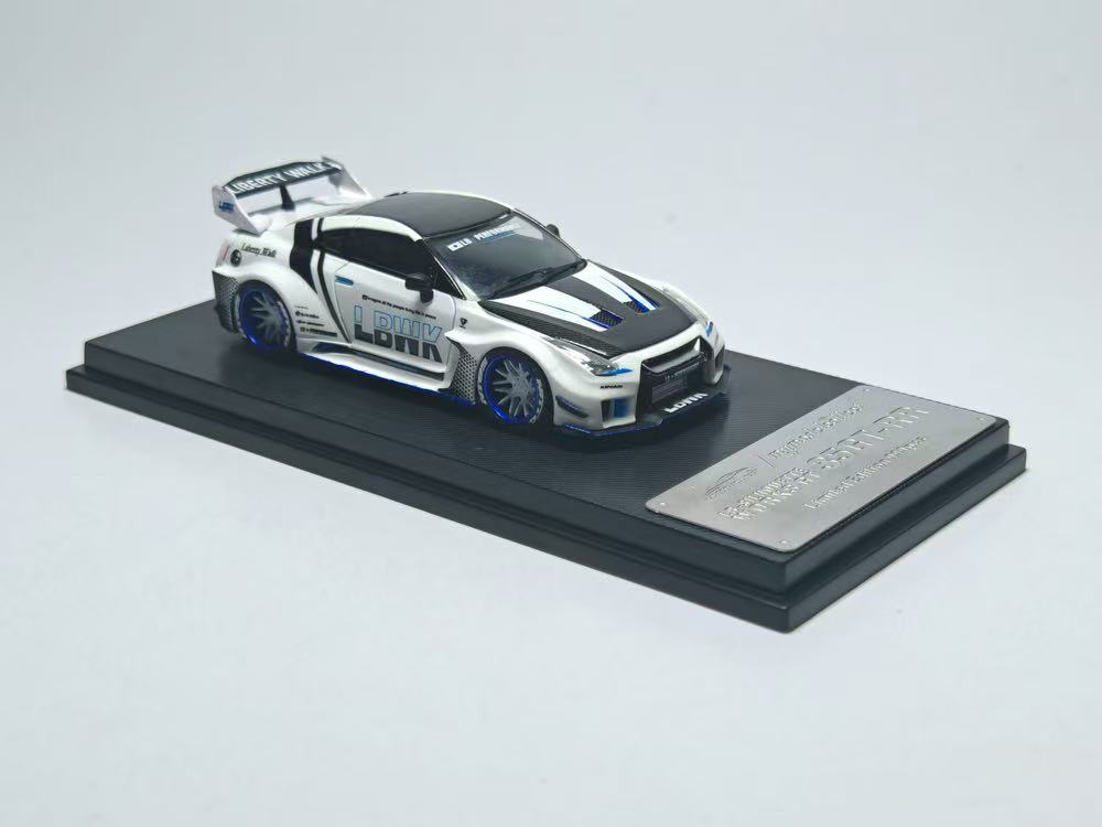 (Preorder) Model Collect 1:64 Nissan LB-Silhouette Works GT 35GT-RR MC640005D/MC640005F [2 Versions]