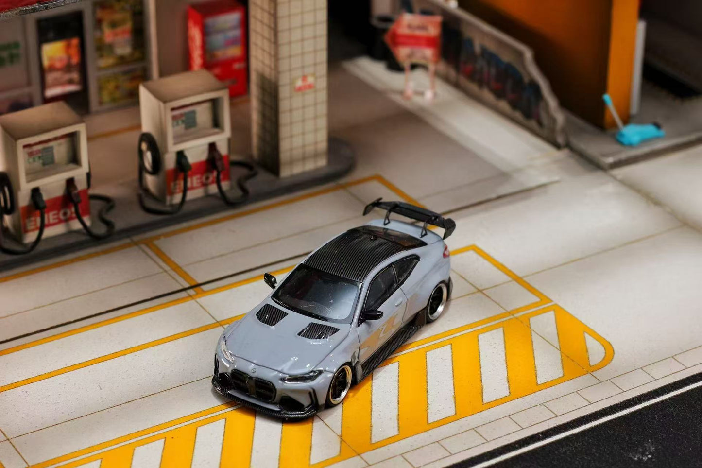 Street Weapon 1:64 BMW G82 M4 Wide-Body [2 Colors]