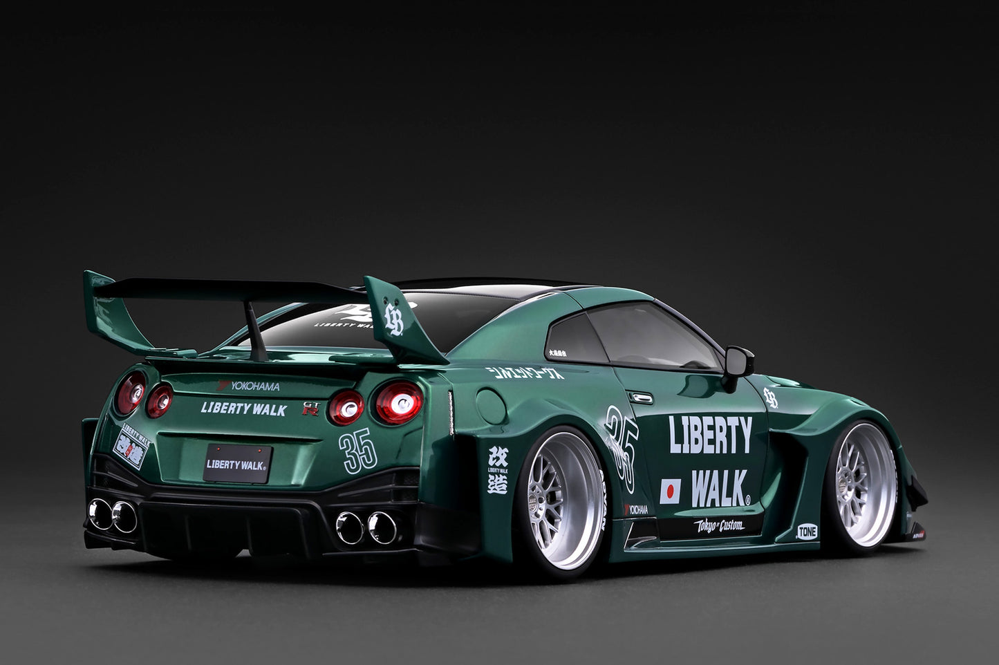(Preorder) Ignition Model 1:18 LB-Silhouette WORKS GT Nissan 35GT-RR Green Metallic IG4140