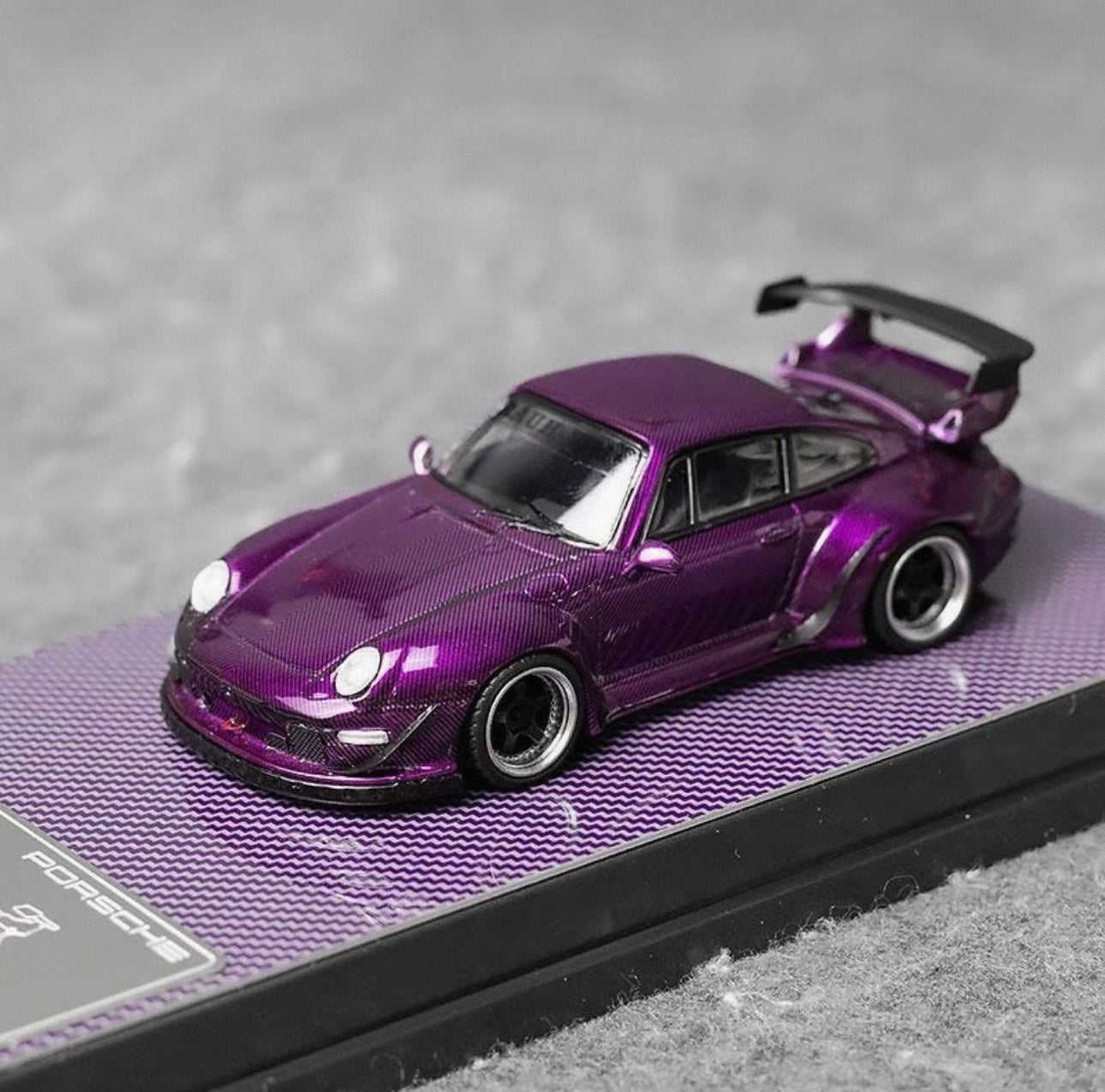 Flame 1:64 Porsche RWB 964/993 Purple Full Carbon [2 Versions