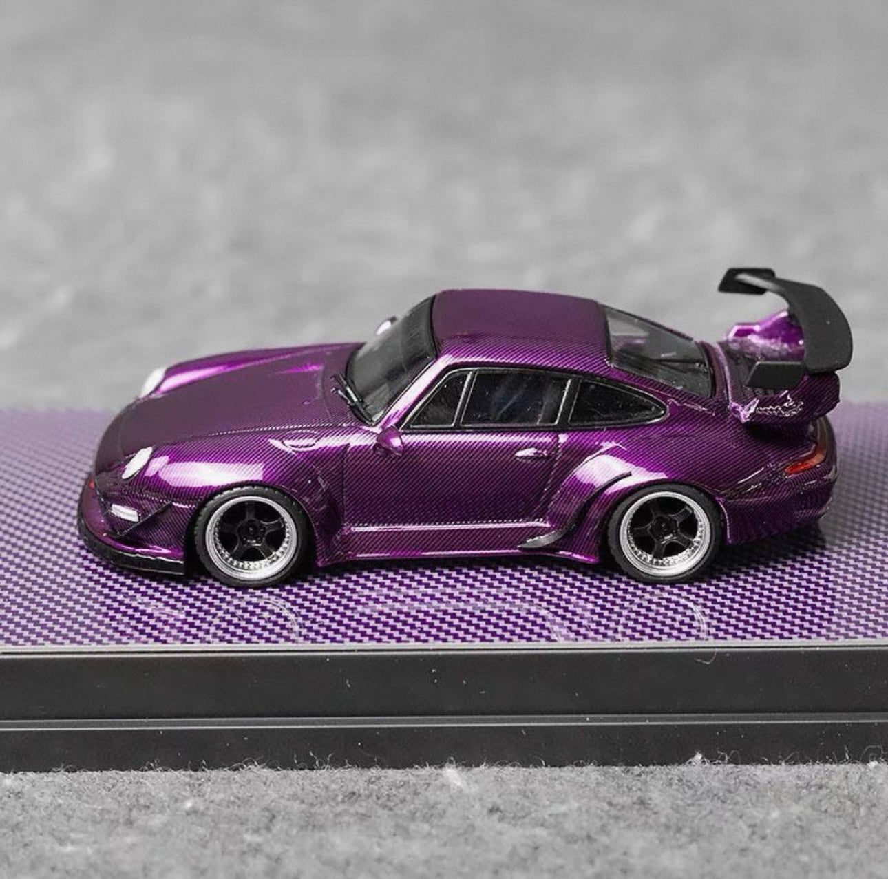 Flame 1:64 Porsche RWB 964/993 Purple Full Carbon [2 Versions]