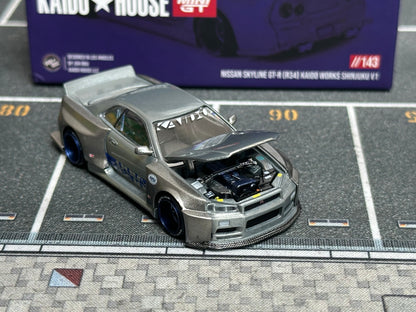 (Defective) [Chase] Kaido House x Mini GT 1:64 Nissan Skyline GT-R (R34) Kaido Works SHINJUKU V1 – Silver [Chase]