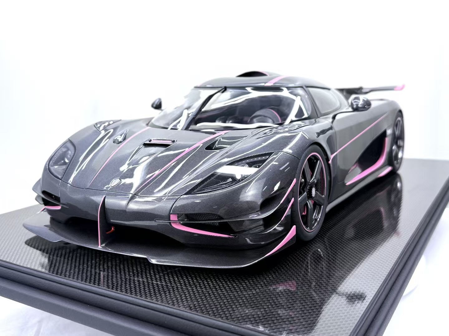 FrontiArt 1:8 Koenigsegg One: 1 F147-55