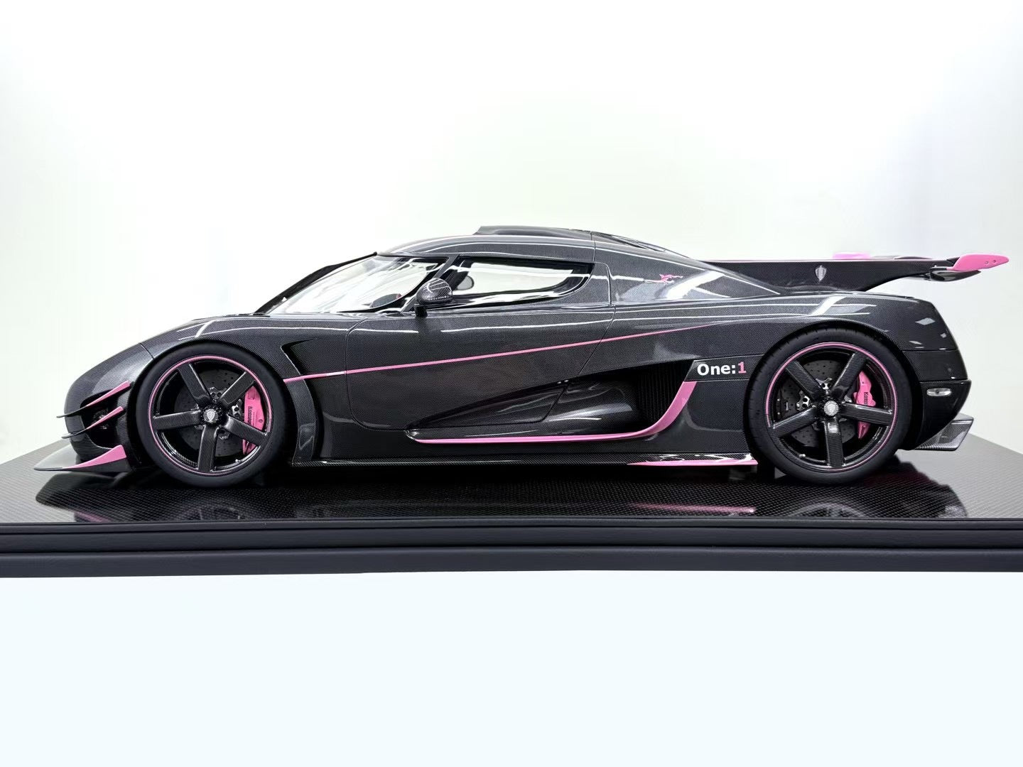 FrontiArt 1:8 Koenigsegg One: 1 F147-55