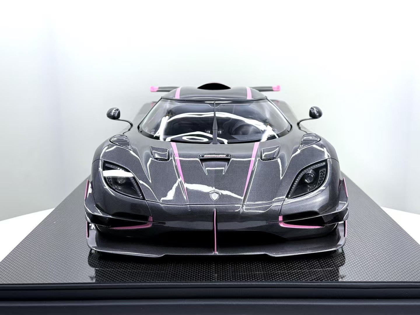 FrontiArt 1:8 Koenigsegg One: 1 F147-55