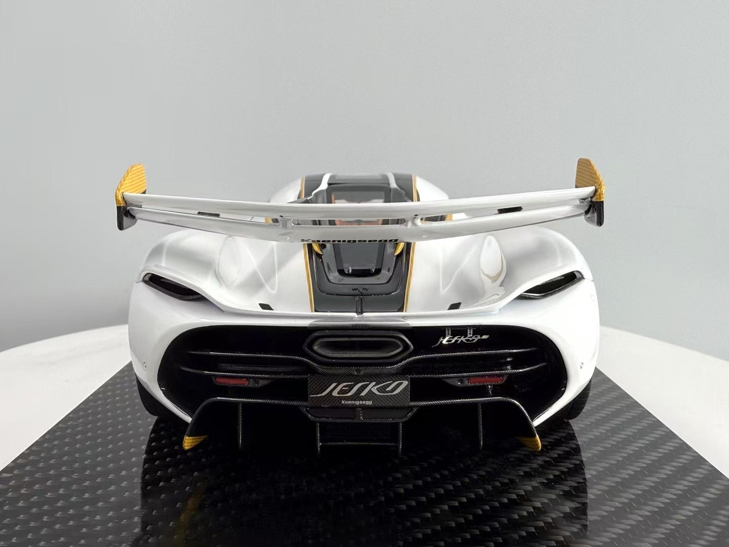 FrontiArt 1:18 Koenigsegg Jesko 7558 Crystal White F149-188