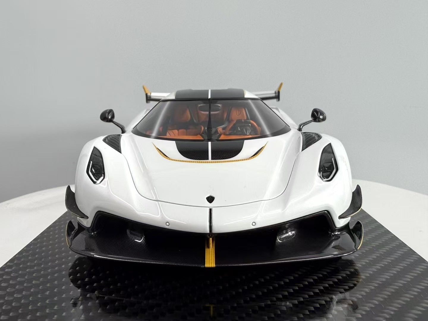 FrontiArt 1:18 Koenigsegg Jesko 7558 Crystal White F149-188