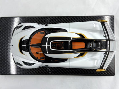 FrontiArt 1:18 Koenigsegg Jesko 7558 Crystal White F149-188