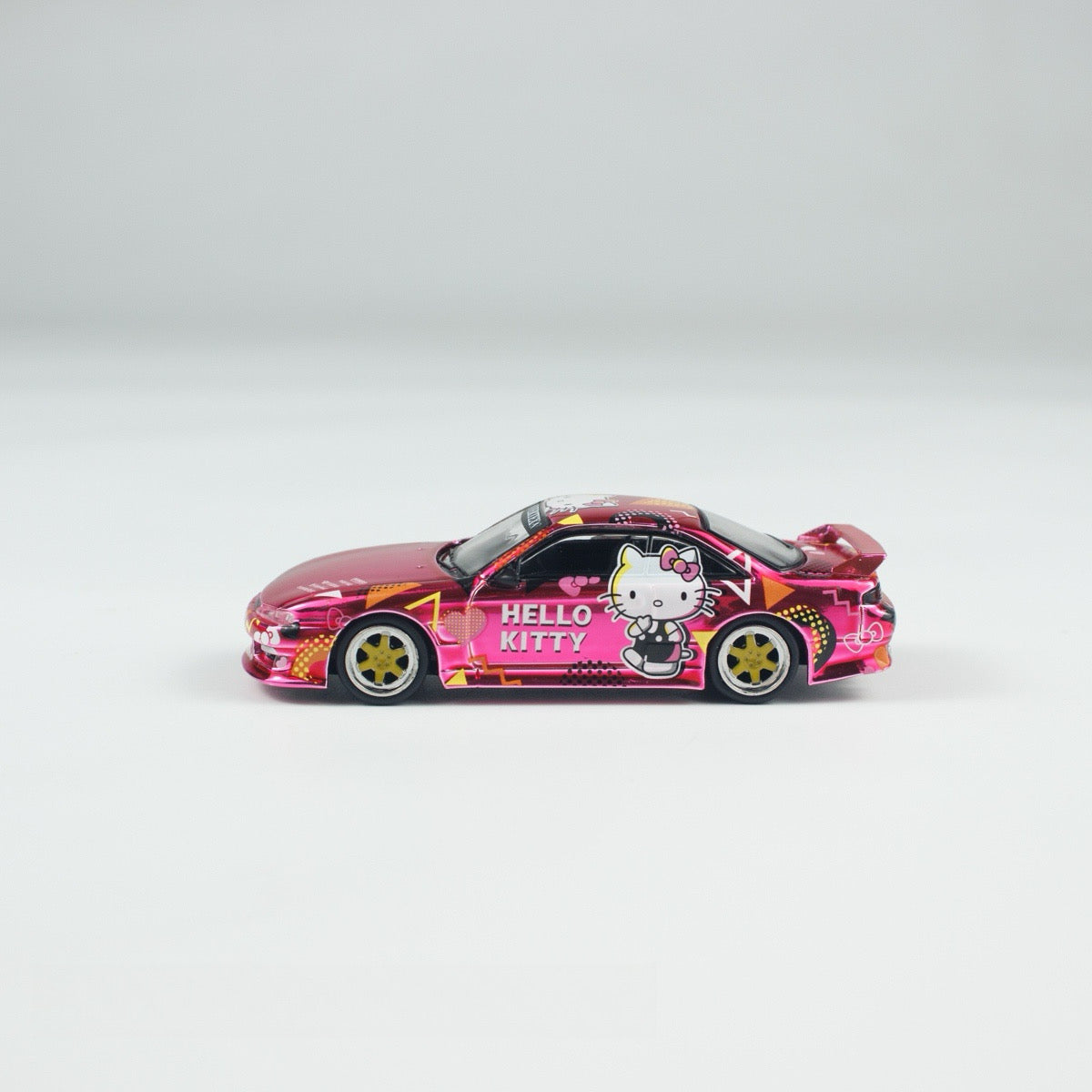 (Preorder) Tarmac Works 1:64 VERTEX Silvia (S14) Hello Kitty Pink Chrome APA EXPO EXCLUSIVE 2025 T64G-018-HK2 [Exclusive]