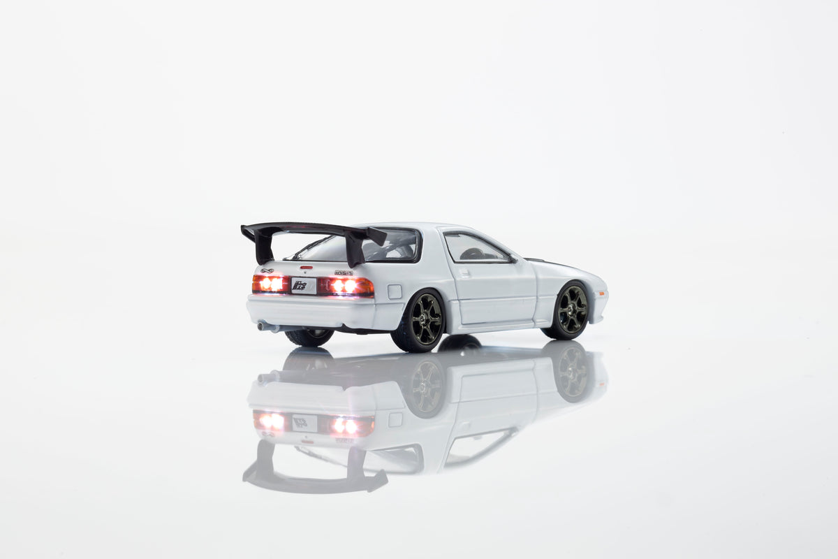 KYOSHO 1:64 Initial D Mazda Savanna RX-7 FC3S Ryosuke Takahashi White diecast model car with rear wing and illuminated taillights