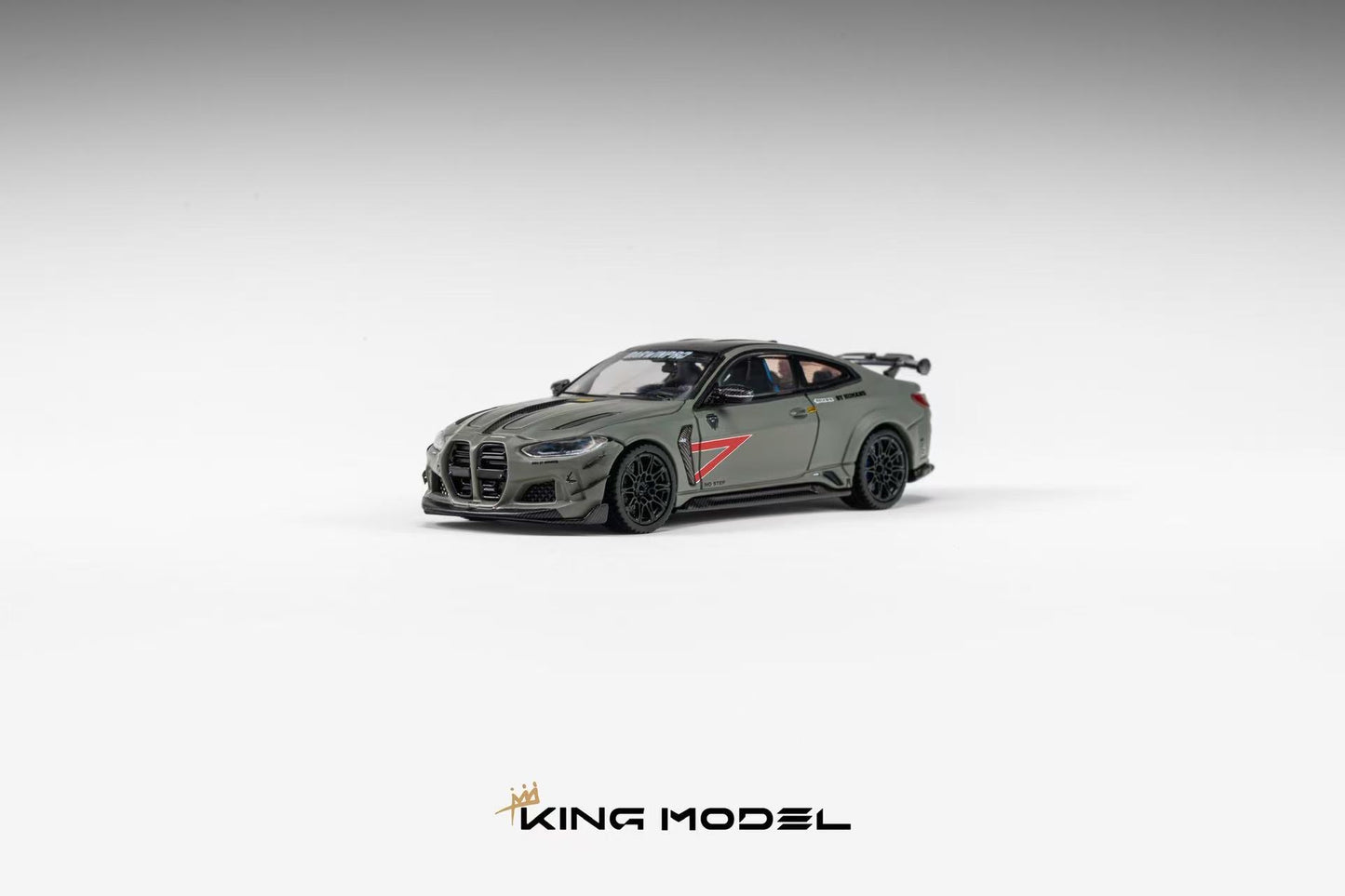 Model car of a sports car on a gray background with 'KING MODEL' branding.