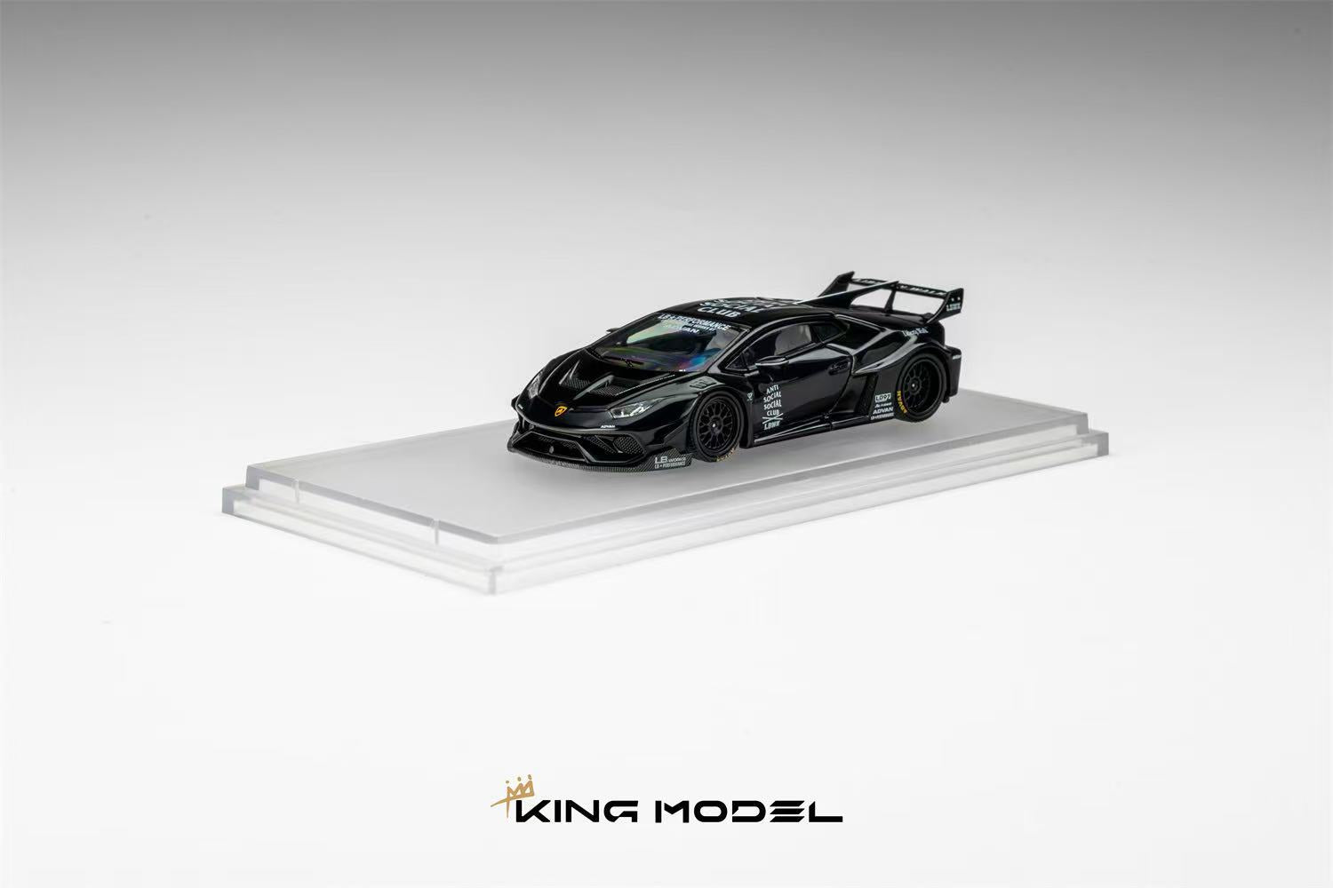 Model car on a white platform with 'KING MODEL' branding.