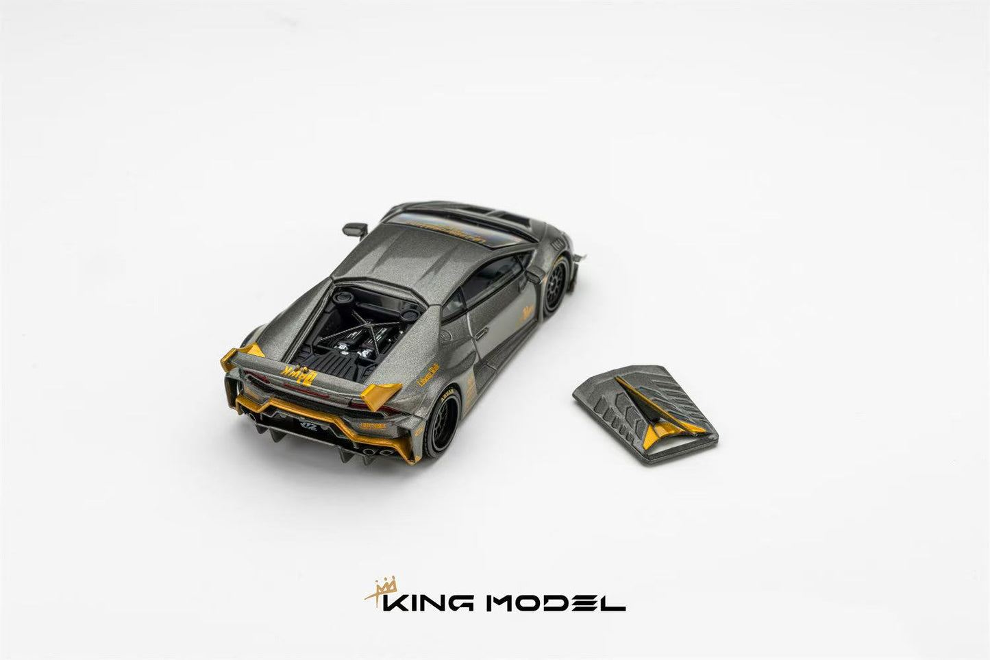Model car with a detailed interior on a white background, featuring the 'King Model' brand.
