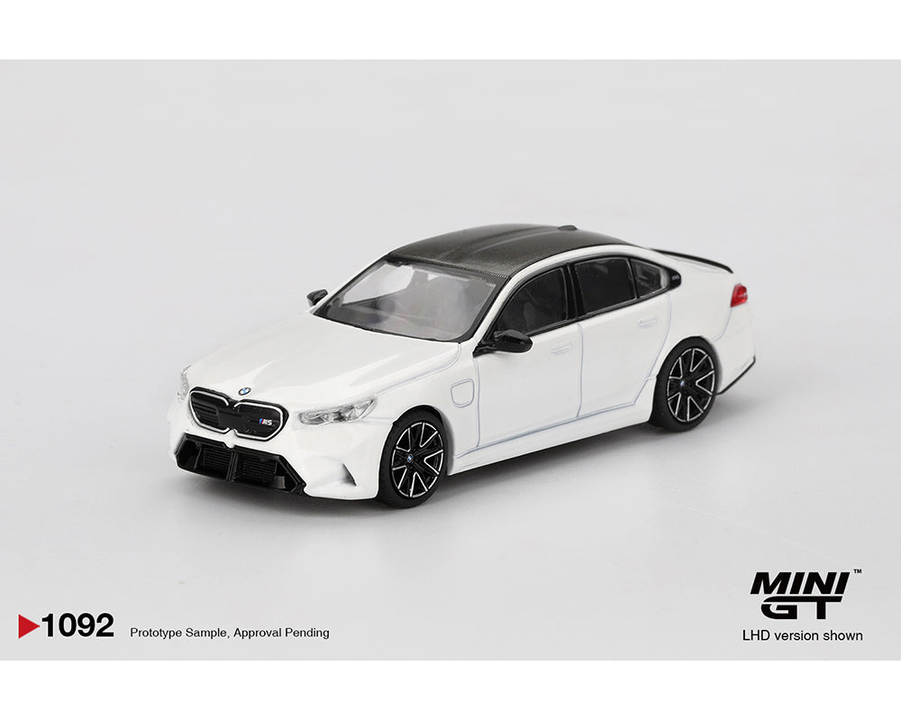 Mini GT 1:64 BMW M5 – Alpine White MGT01092-BL – CarBro MC