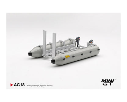 Model of a boat with outboard motors on a white background, featuring the Mini GT brand.