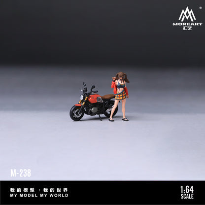 Model motorcycle and figure on a gray background with 'MoreArt' branding.