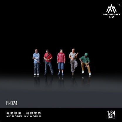 Five miniature figures in various poses on a dark background with 'MOREART' branding.
