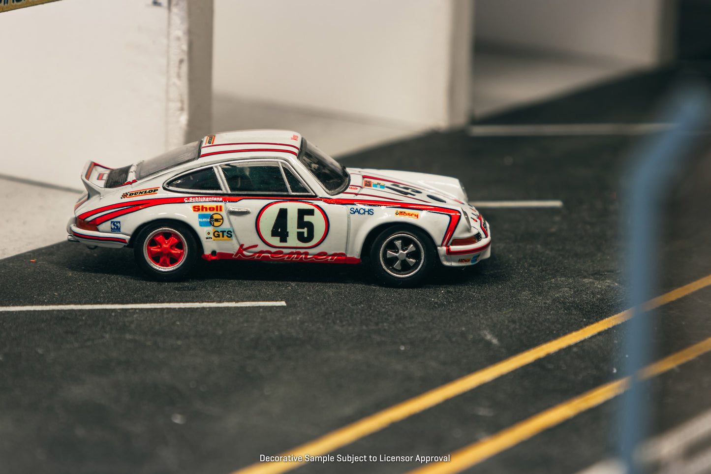 (Coming Soon) Tarmac Works 1:64 Porsche 911 Carrera RSR 2.8 24h Le Mans 1973 #45 Winner T64S-023-73LM45